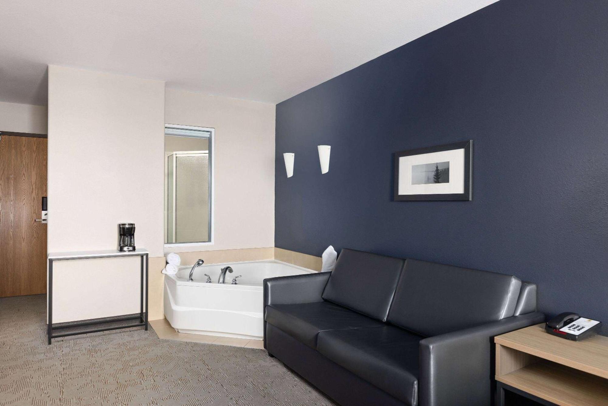 Super 8 by Wyndham St-Jerome Hotel Saint-Jerome Eksteriør billede