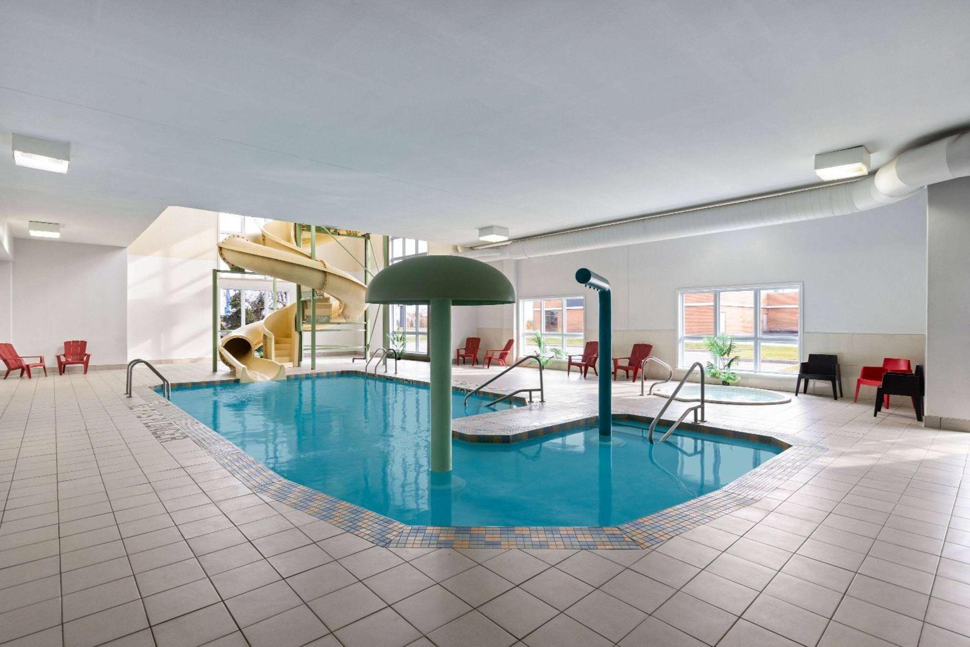 Super 8 by Wyndham St-Jerome Hotel Saint-Jerome Eksteriør billede