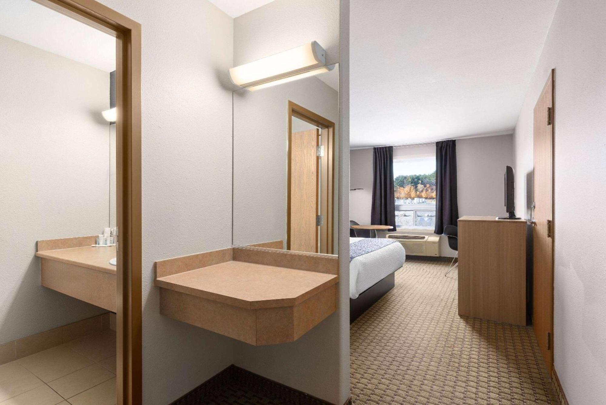 Super 8 by Wyndham St-Jerome Hotel Saint-Jerome Eksteriør billede